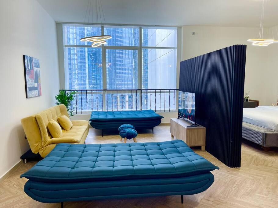 Lovely Private Contemporary Residential - 201 Apartment