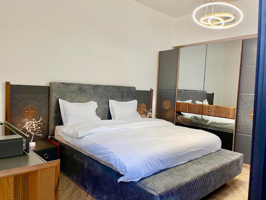 Apartment Lovely Private Contemporary Residential - 201 *