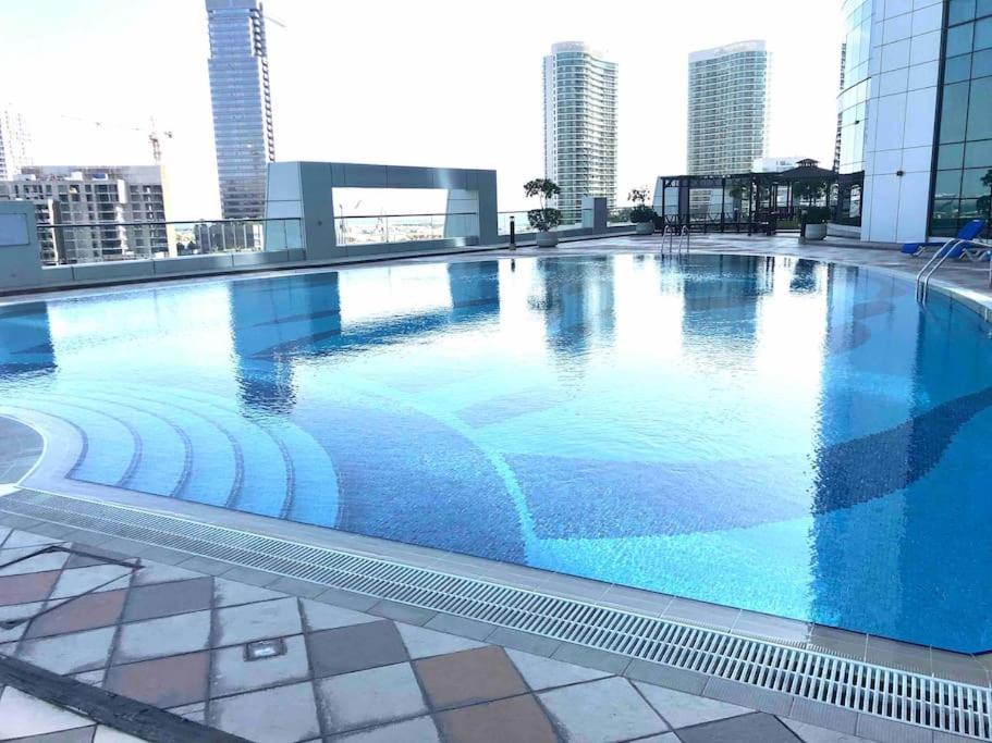 Lovely Private Contemporary Residential - 201 Apartment *
